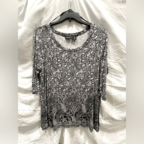 Women’s 3/4 Sleeve Top - Picture 1 of 6